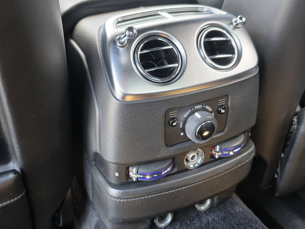 Used 2016 Rolls-Royce Ghost RWD image 28