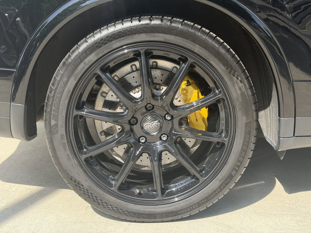 Used 2018 Porsche Cayenne Turbo S AWD/4WD image 13