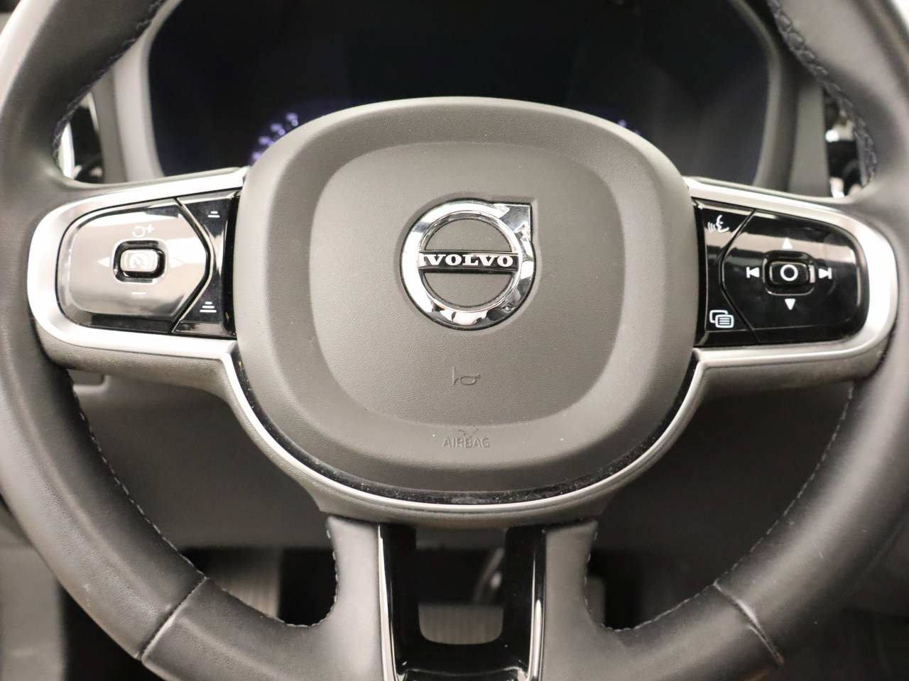 Used 2024 Volvo S60 B5 Plus FWD image 12