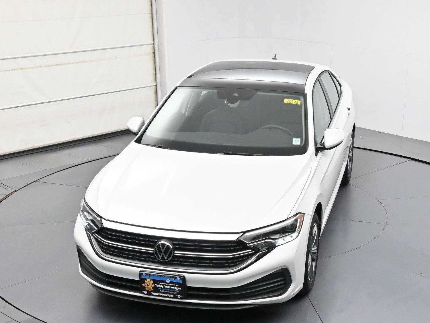 Used 2023 Volkswagen Jetta SE w/ Panoramic Sunroof Package FWD image 35