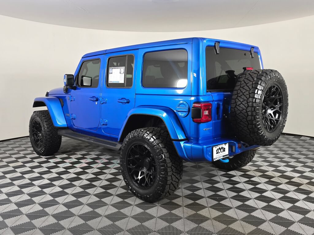 Used 2023 Jeep Wrangler Unlimited Sahara AWD/4WD image 5