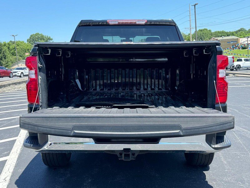 Used 2021 Chevrolet Silverado 1500 LT AWD/4WD image 5