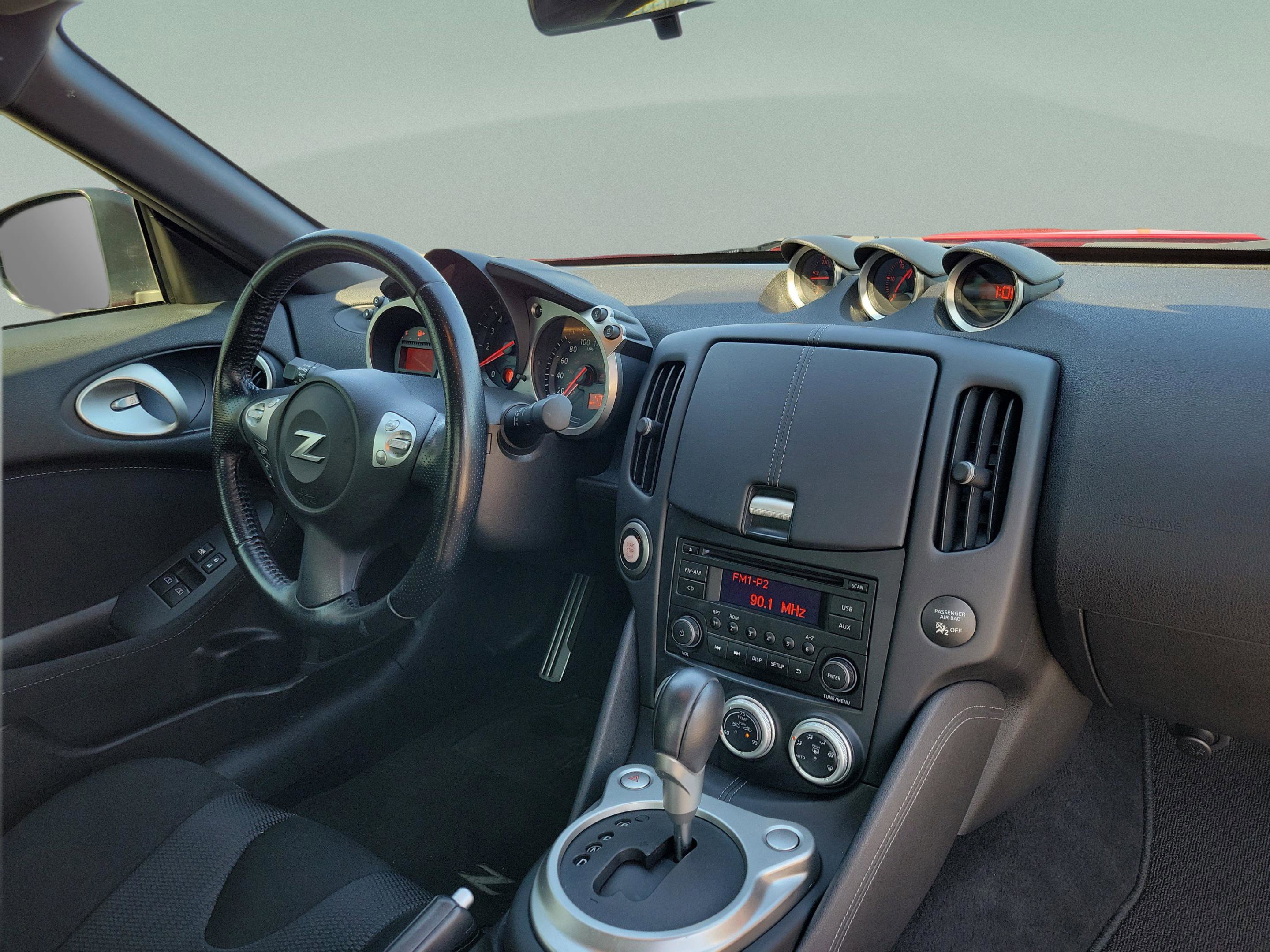 Used 2016 Nissan 370Z Coupe image 28