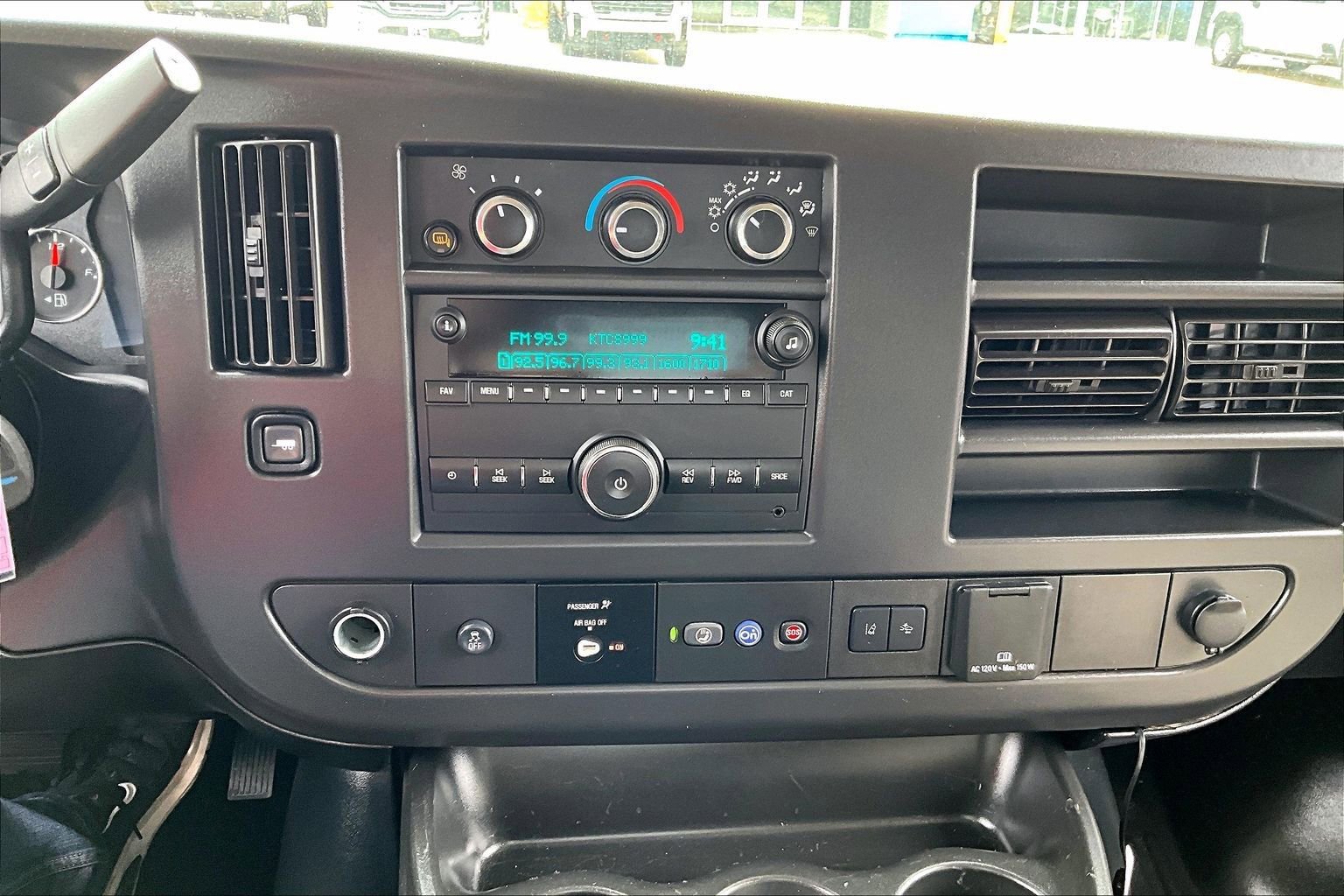 Used 2025 Chevrolet Express 2500 LT w/ LT Preferred Equipment Group RWD image 23