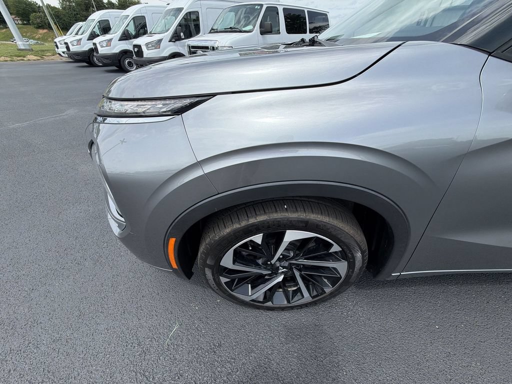 Used 2022 Mitsubishi Outlander SEL AWD/4WD image 16