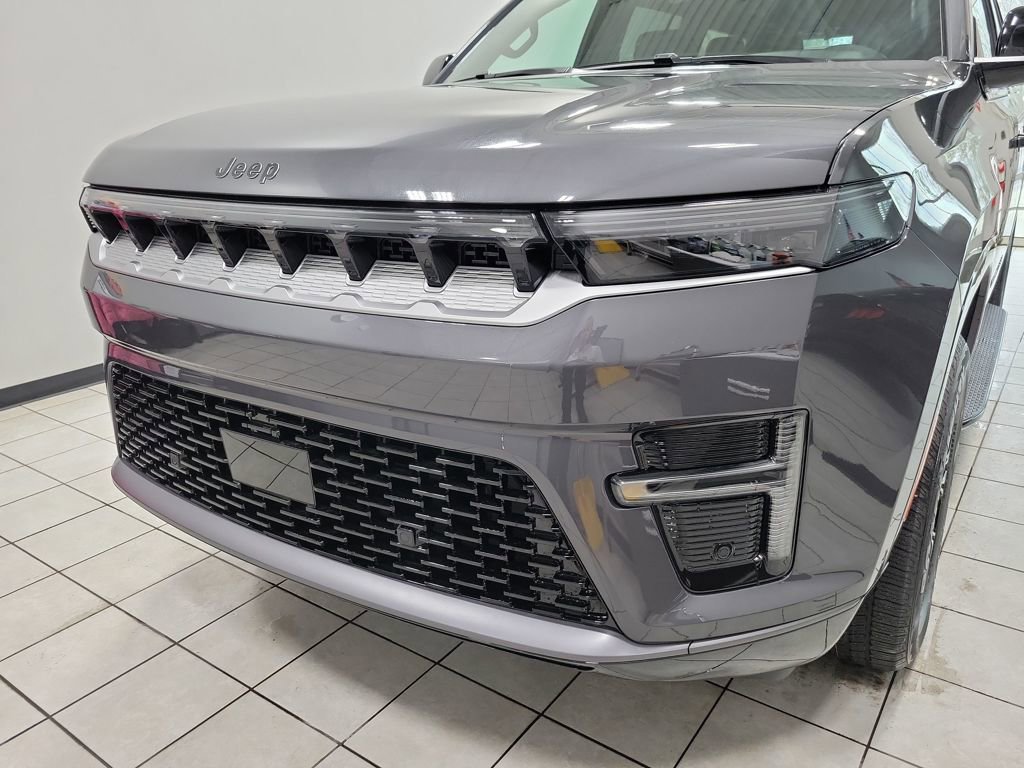 New 2026 Jeep Grand Wagoneer 4WD image 37