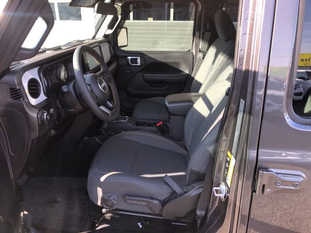 Used 2024 Jeep Wrangler Sport S image 9