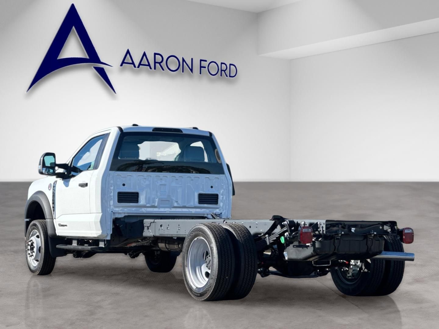 New 2026 Ford F550 4x4 Regular Cab Super Duty image 4