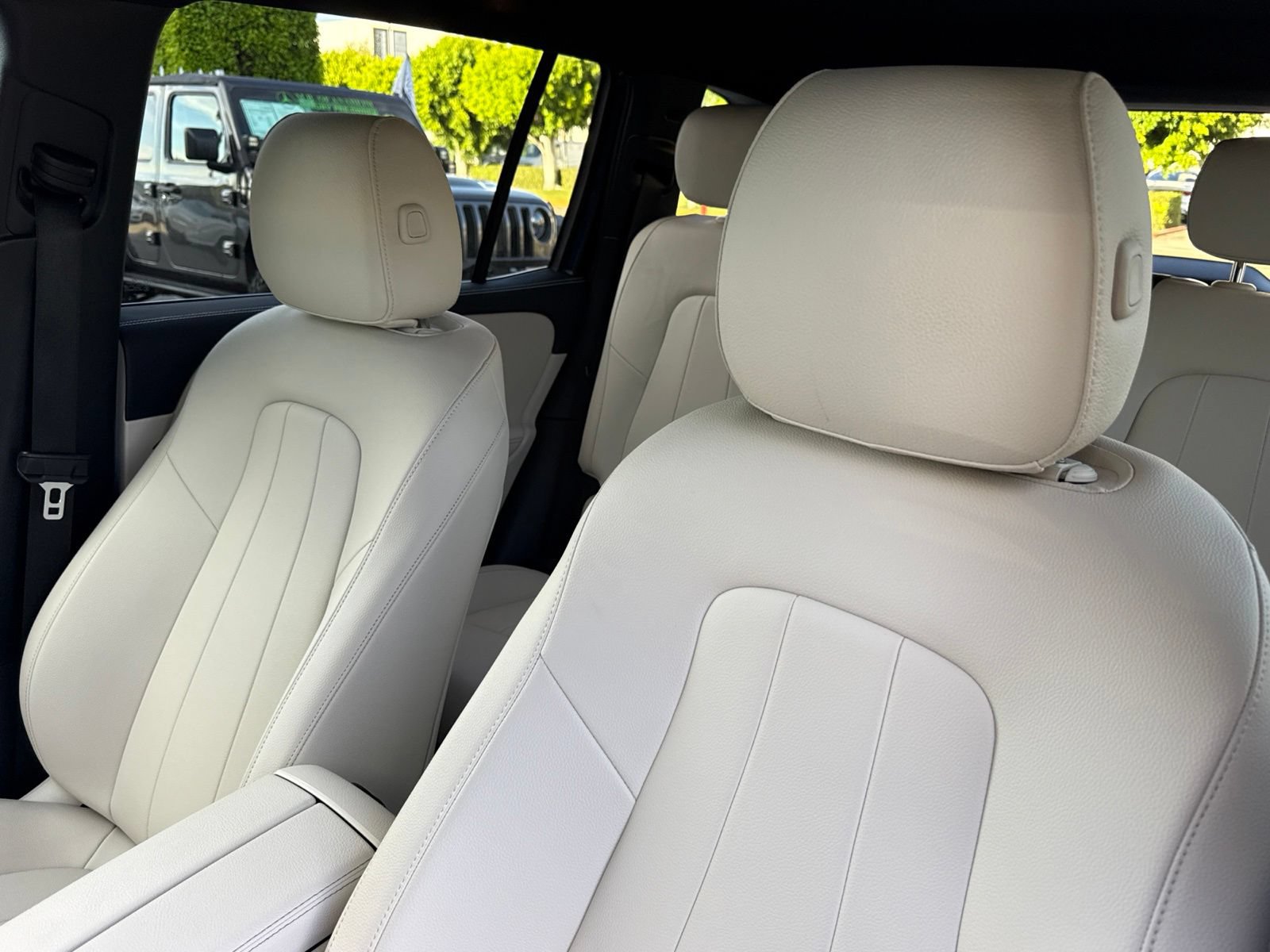 Used 2022 Mercedes-Benz GLB 250 image 25