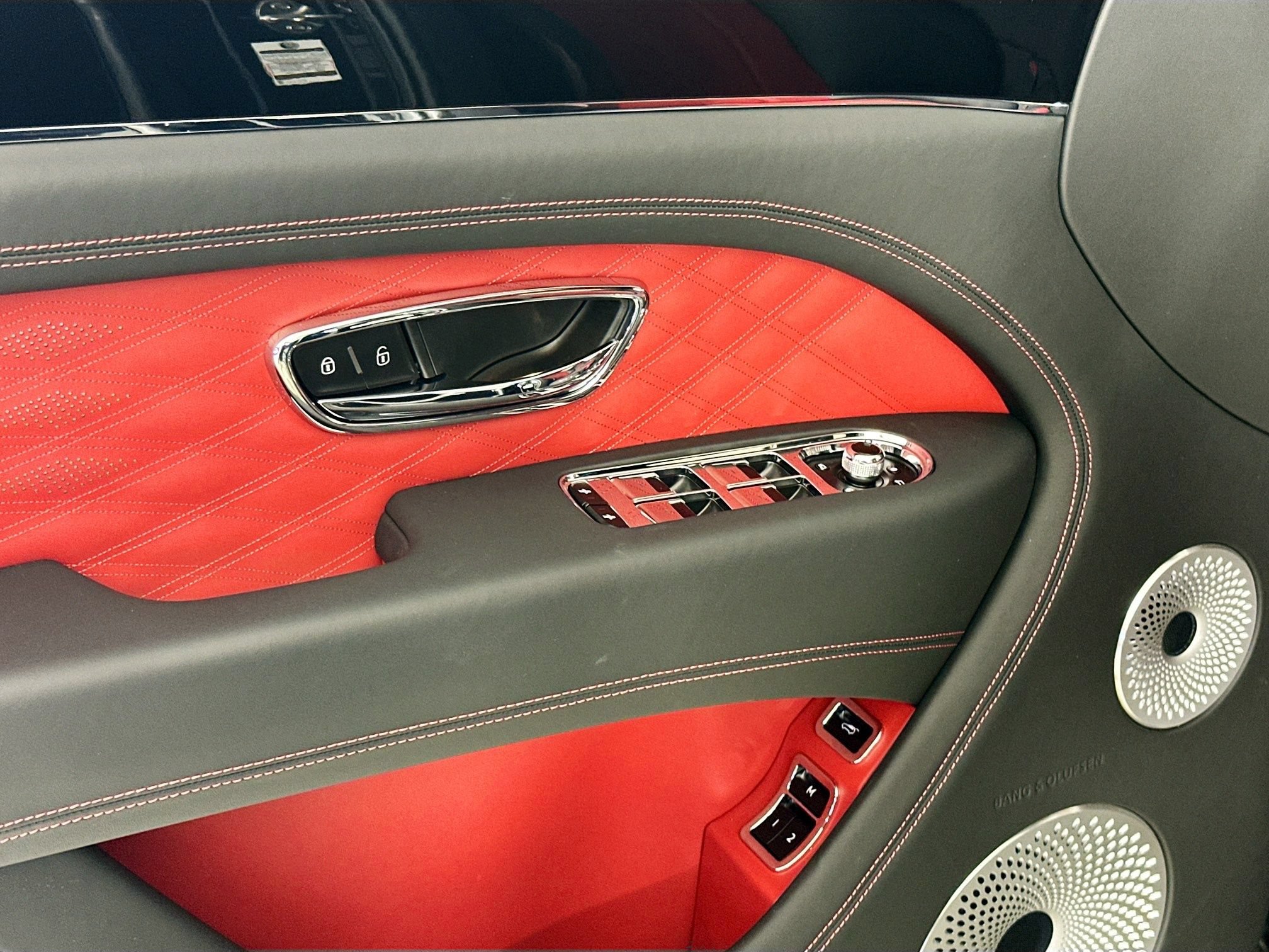 Certified 2024 Bentley Bentayga Extended Wheelbase AWD/4WD image 17