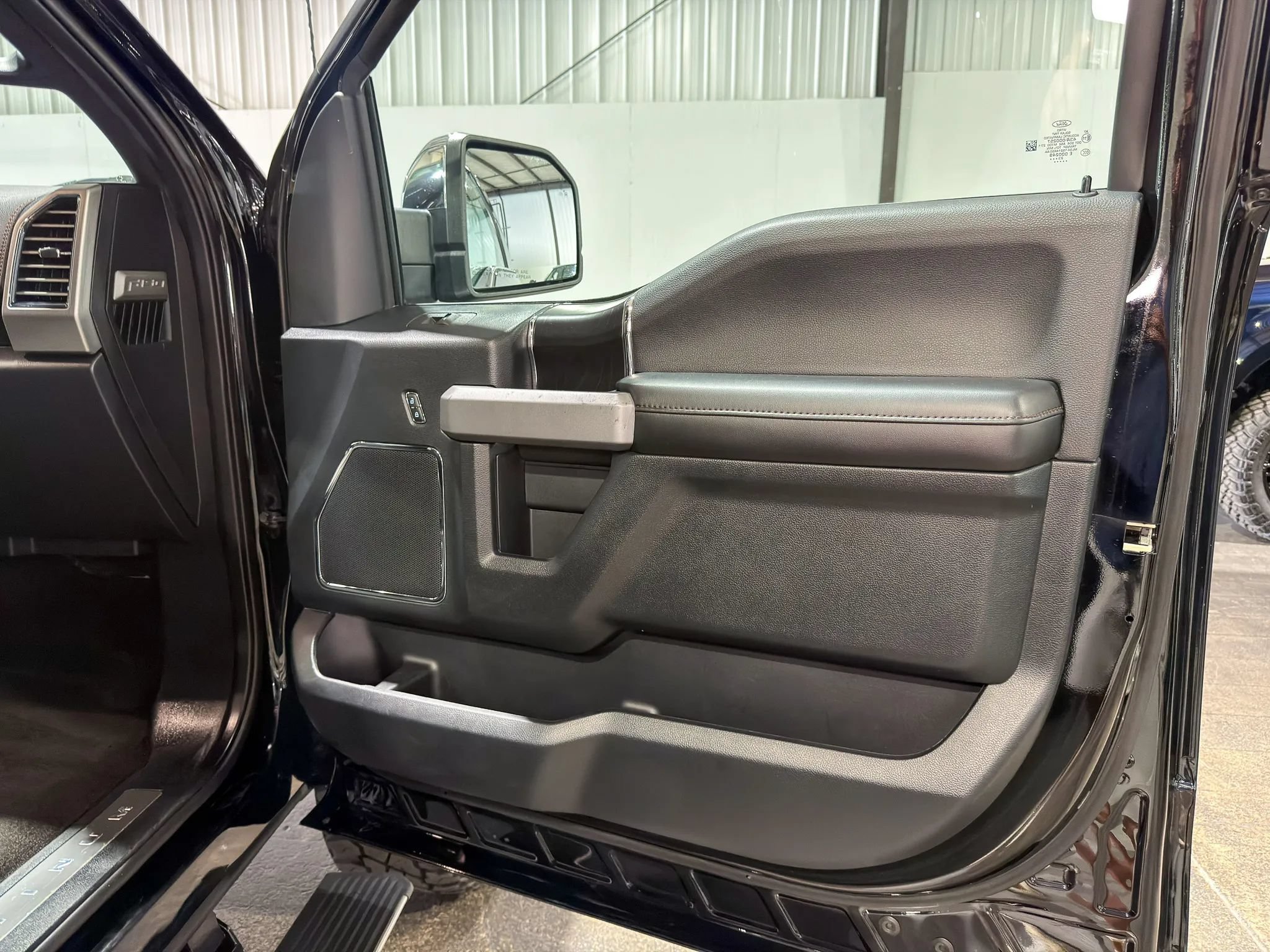 Used 2018 Ford F150 Platinum w/ FX4 Off-Road Package AWD/4WD image 16