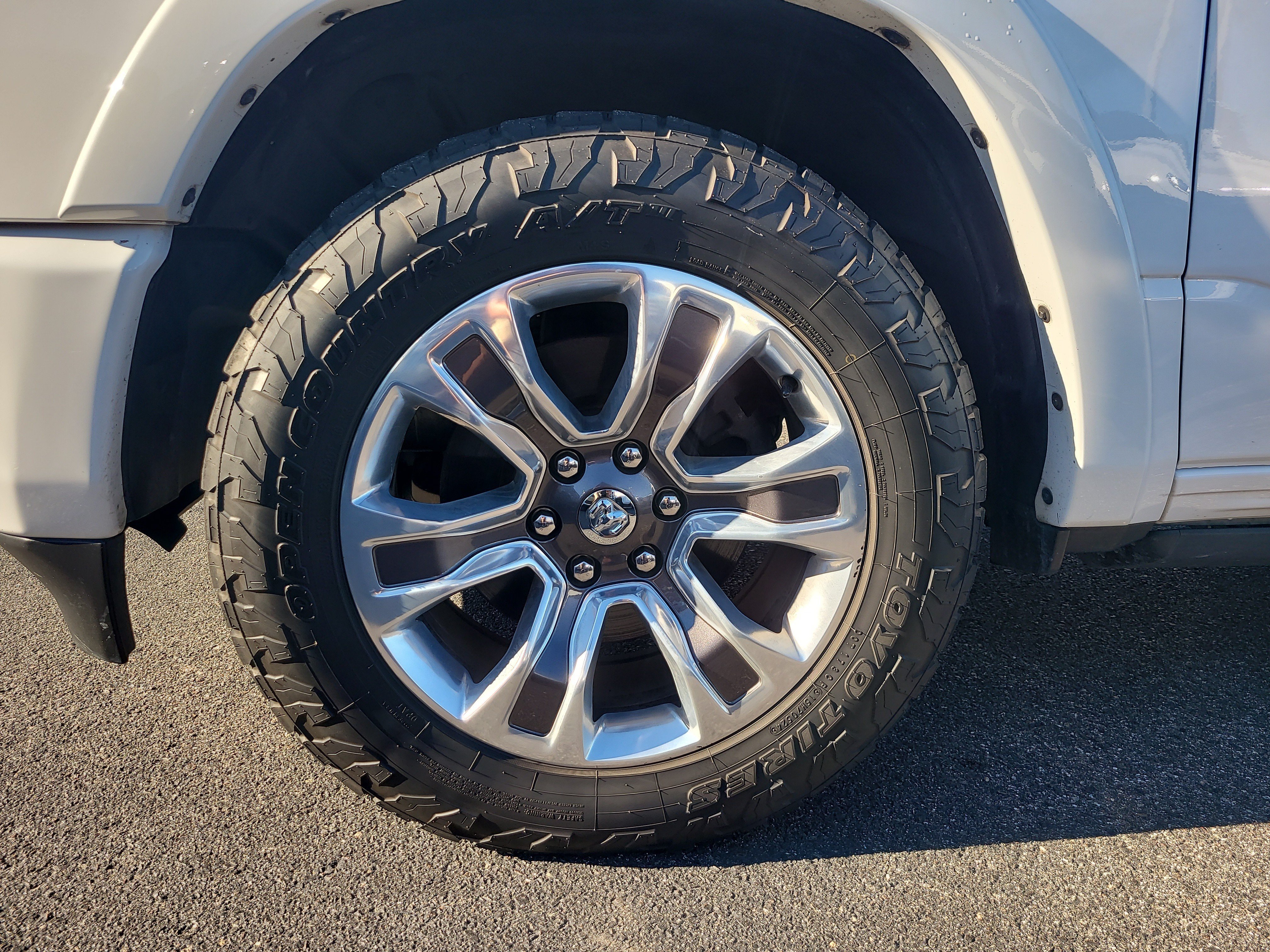 Used 2022 RAM 1500 Limited w/ Body Color Bumper Group AWD/4WD image 10