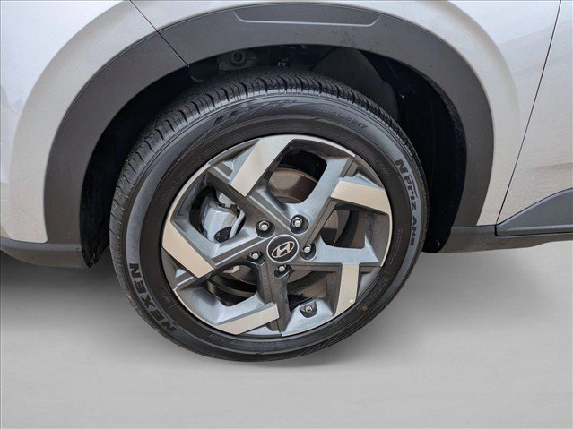 Used 2026 Hyundai Venue SEL FWD image 23