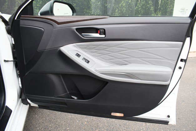 Certified 2021 Toyota Avalon Limited w/ Advanced Safety Package FWD image 24