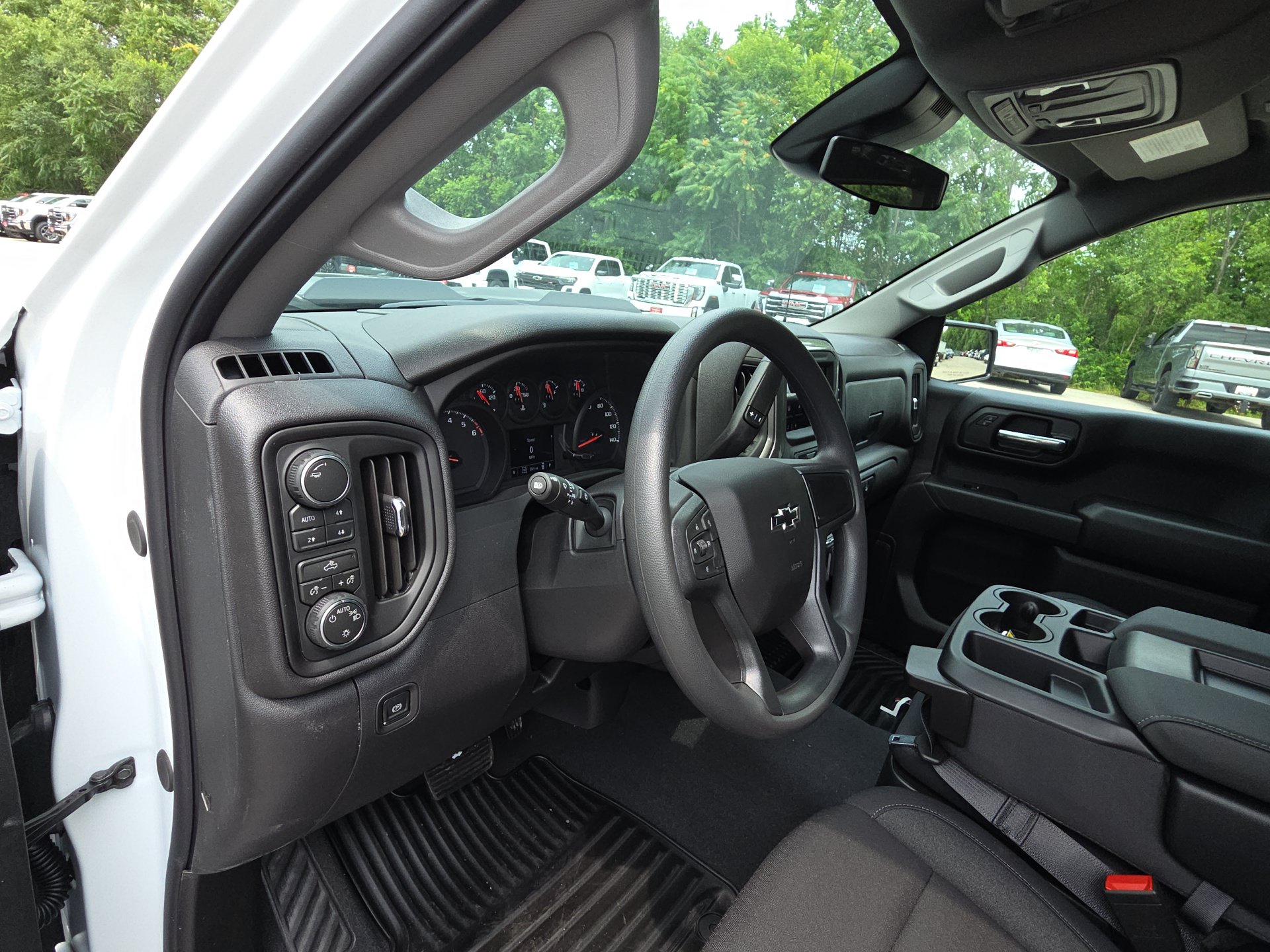 New 2026 Chevrolet Silverado 1500 Custom Trail Boss AWD/4WD image 15