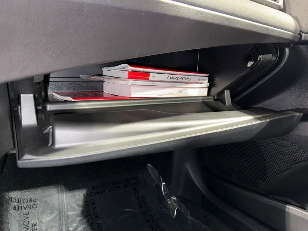 Certified 2025 Toyota Camry LE image 27