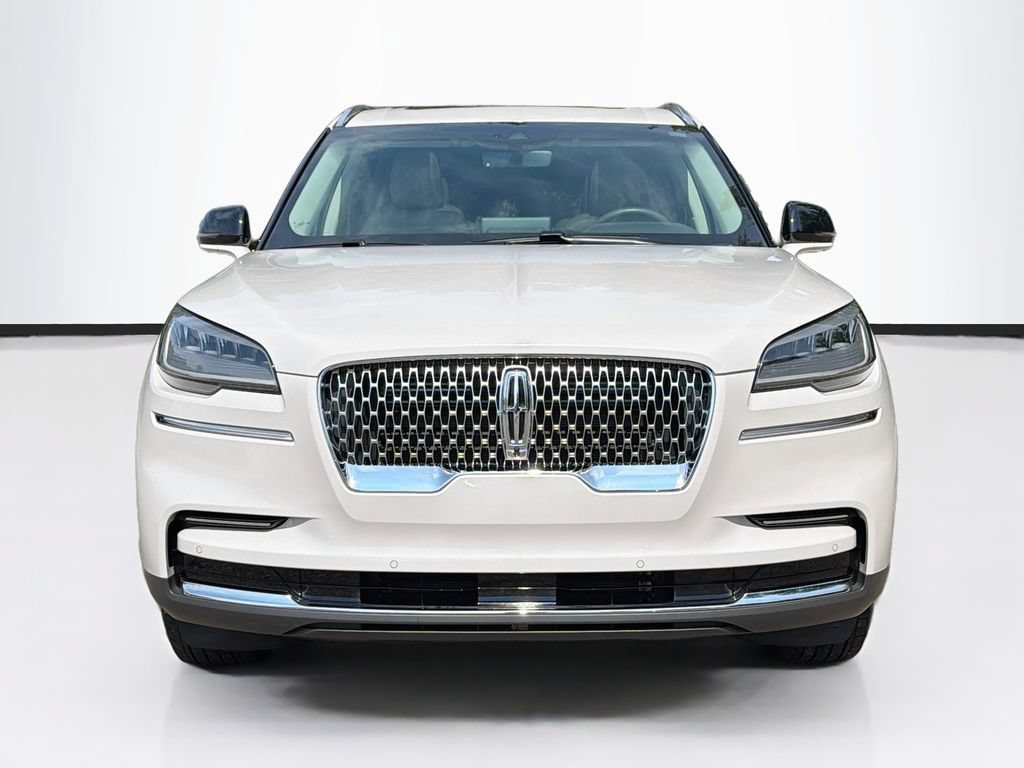 Used 2023 Lincoln Aviator Reserve w/ Elements Package Plus AWD/4WD image 2