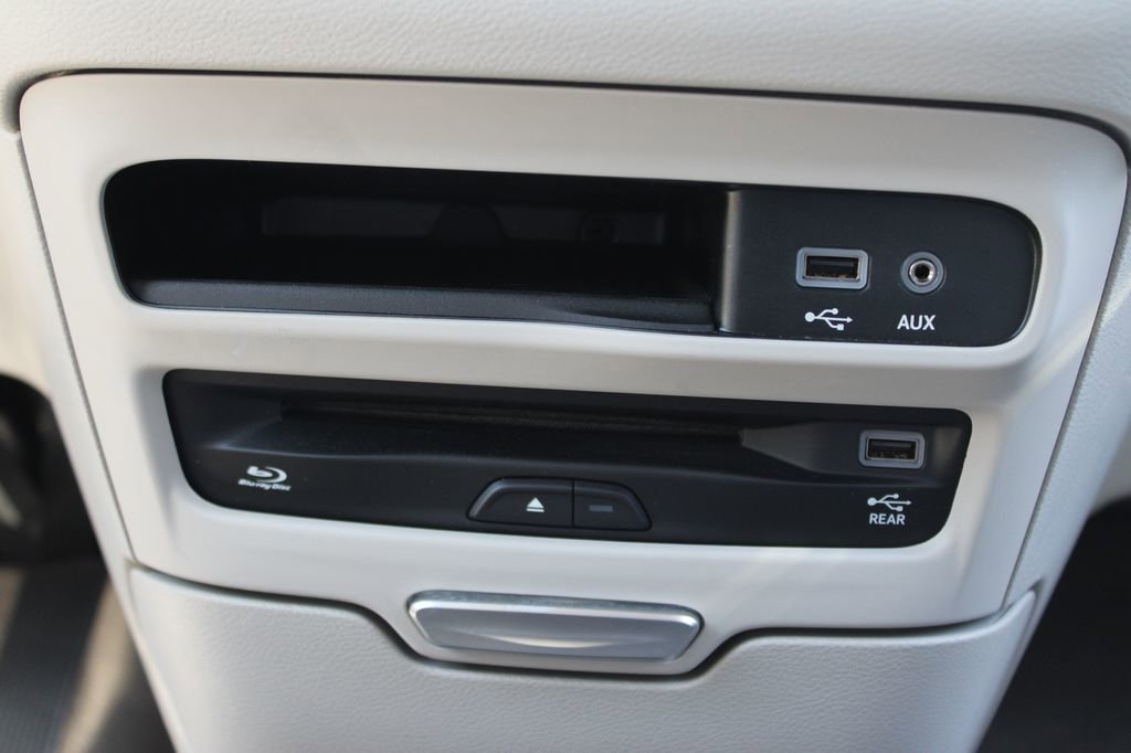 Used 2020 Chrysler Pacifica Touring-L Plus FWD image 26