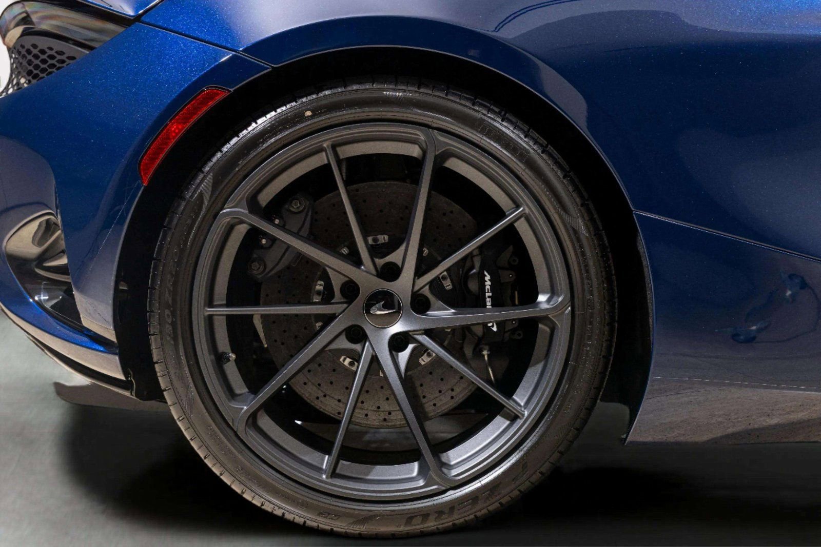 New 2026 McLaren 750S Spider RWD image 30