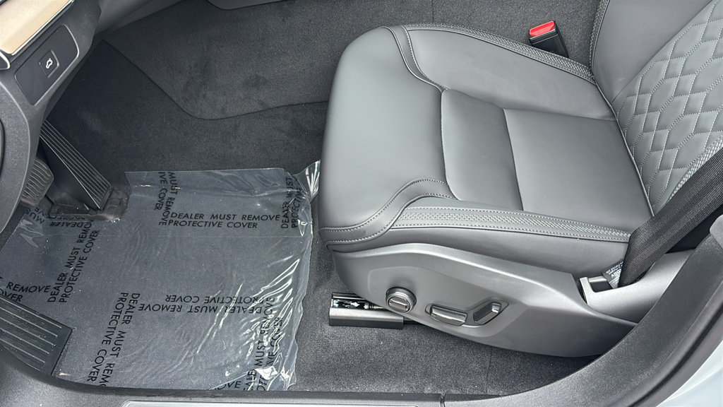 New 2027 Volvo XC90 B6 Plus AWD/4WD image 26