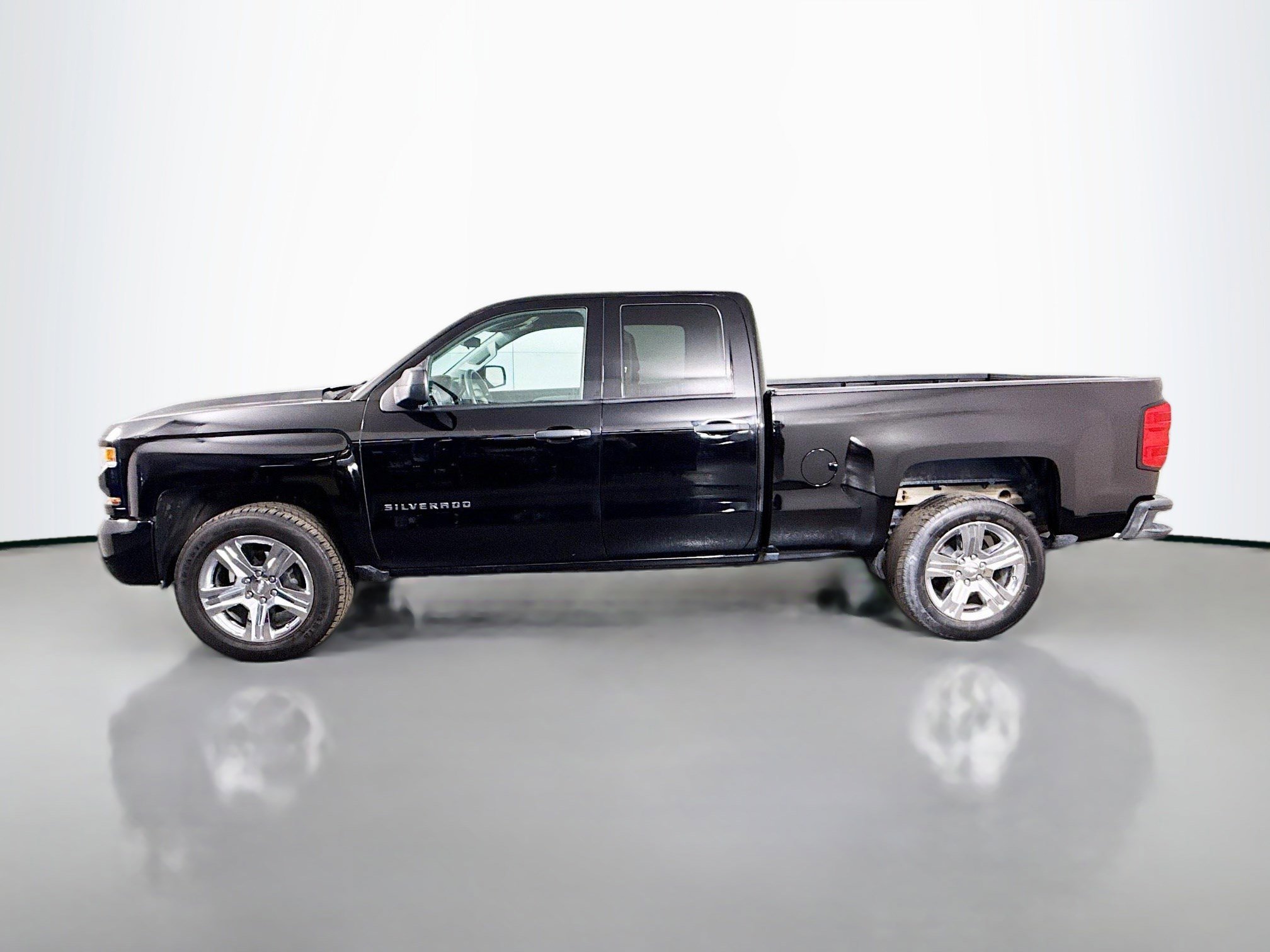 Used 2018 Chevrolet Silverado 1500 Custom image 6