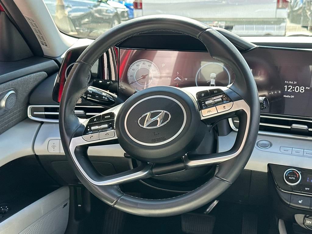 Used 2023 Hyundai Elantra Limited image 18