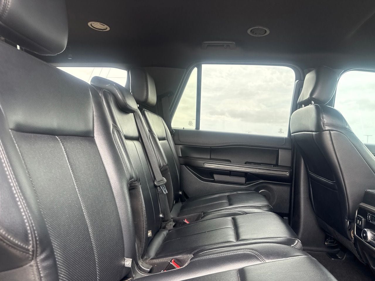 Used 2019 Ford Expedition XLT w/ Equipment Group 201A RWD image 32
