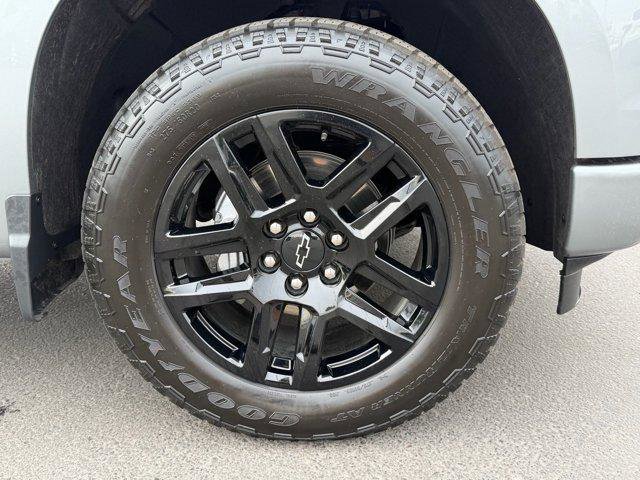 Used 2026 Chevrolet Silverado 1500 Custom w/ Turbomax Blackout Package image 10