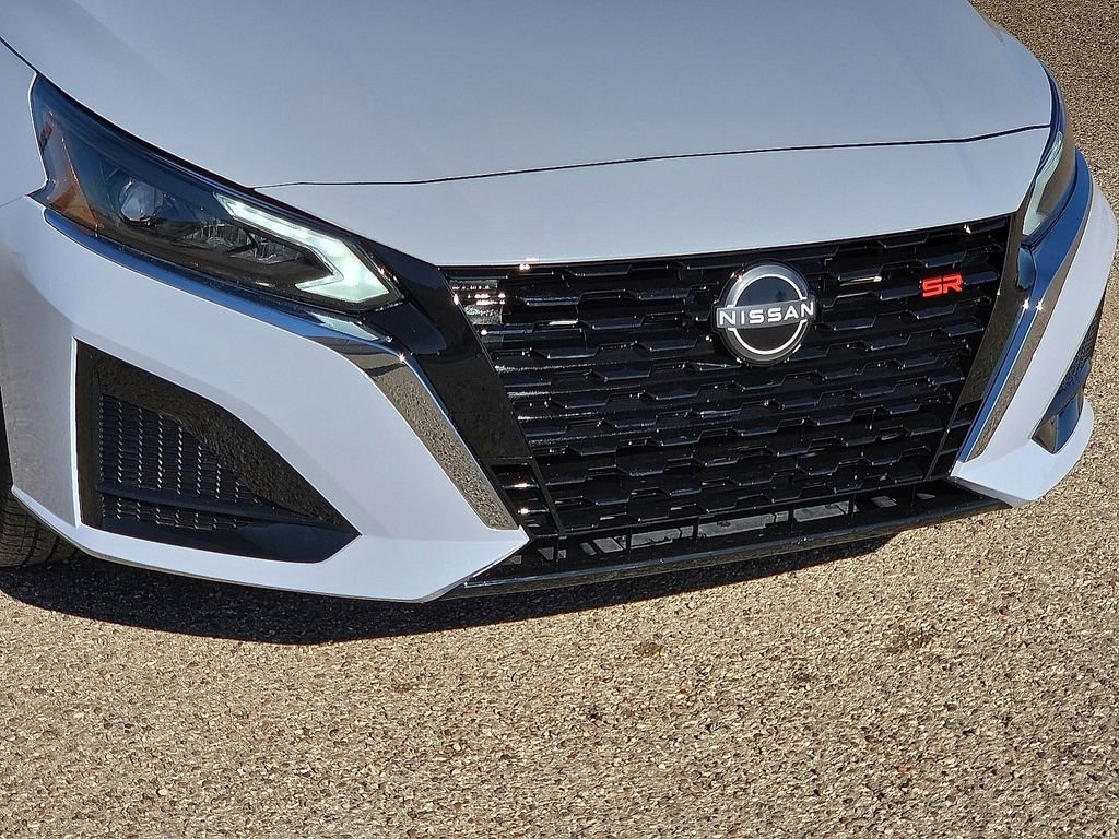 Used 2024 Nissan Altima 2.5 SR image 9