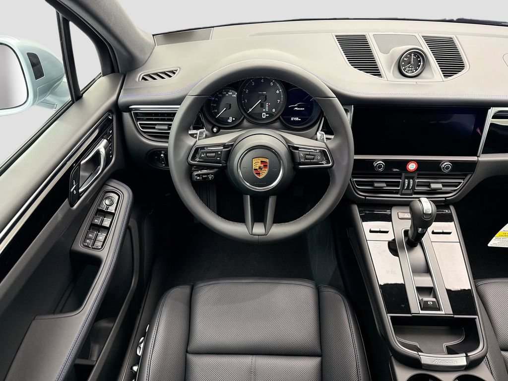 Used 2026 Porsche Macan AWD/4WD image 13