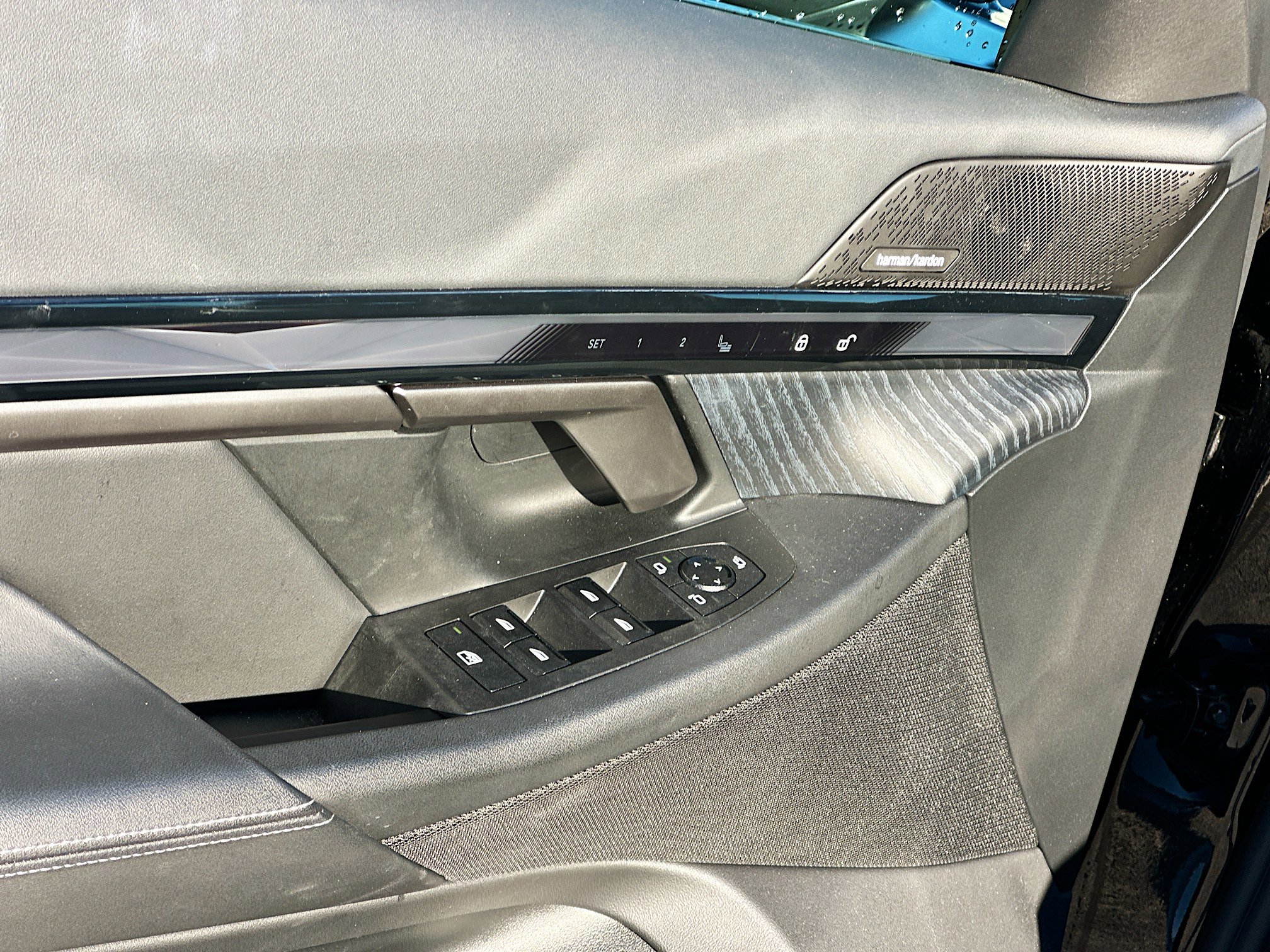 Used 2024 BMW i5 eDrive40i w/ Premium Package image 18