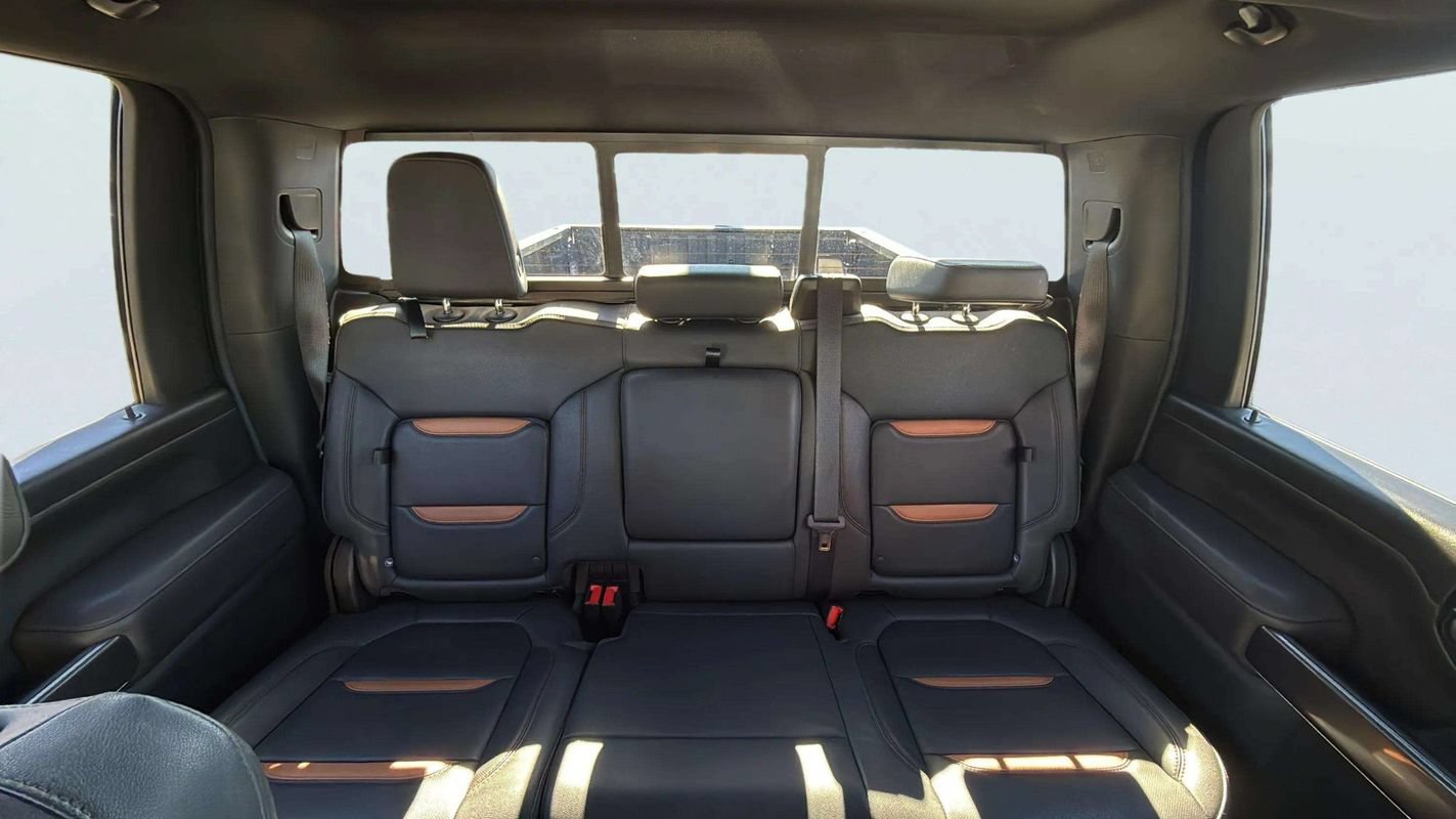 Used 2023 GMC Sierra 3500 AT4 w/ AT4 Preferred Package AWD/4WD image 19