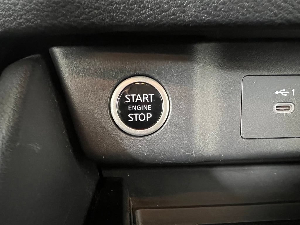Used 2023 Nissan Rogue SV AWD/4WD image 28