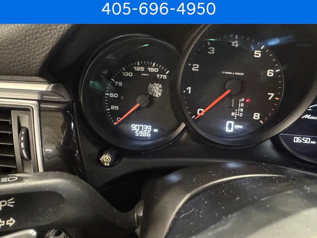 Used 2018 Porsche Macan AWD/4WD image 12