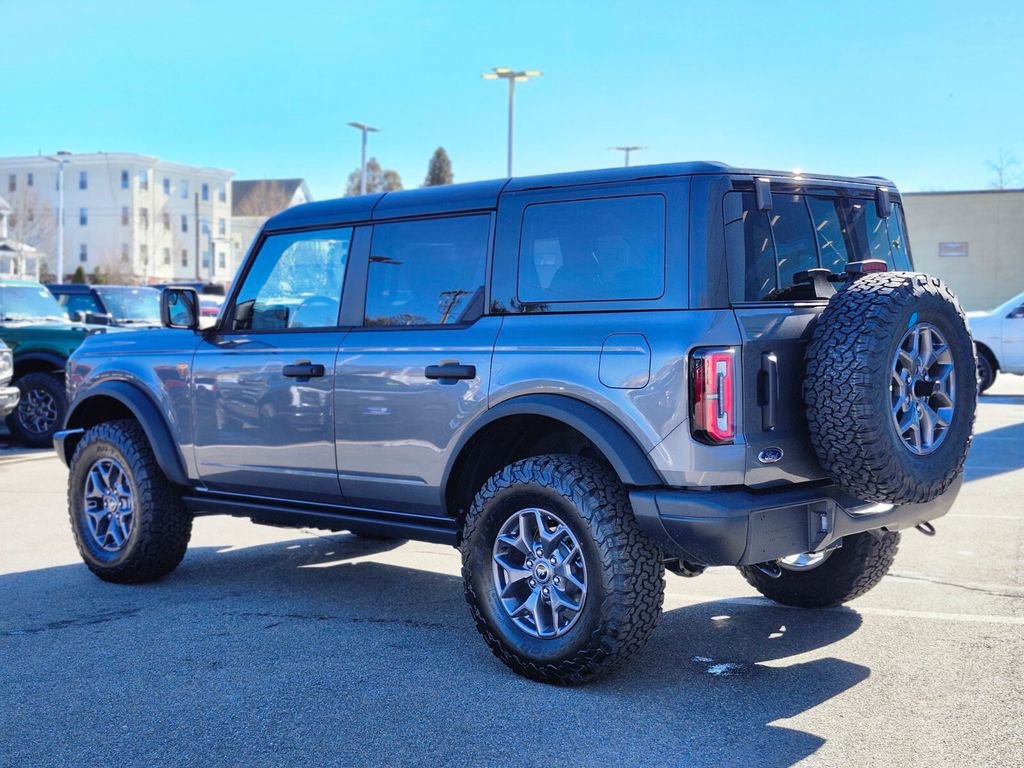 New 2025 Ford Bronco Badlands w/ Black Appearance Package image 3