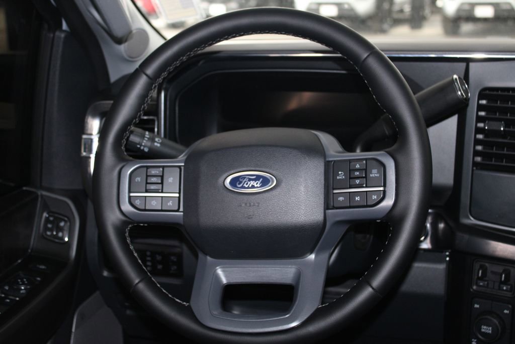 Used 2025 Ford F250 Lariat w/ FX4 Off-Road Package image 30