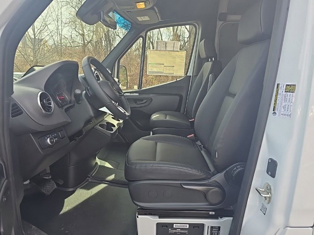 New 2025 Mercedes-Benz Sprinter 3500 image 9