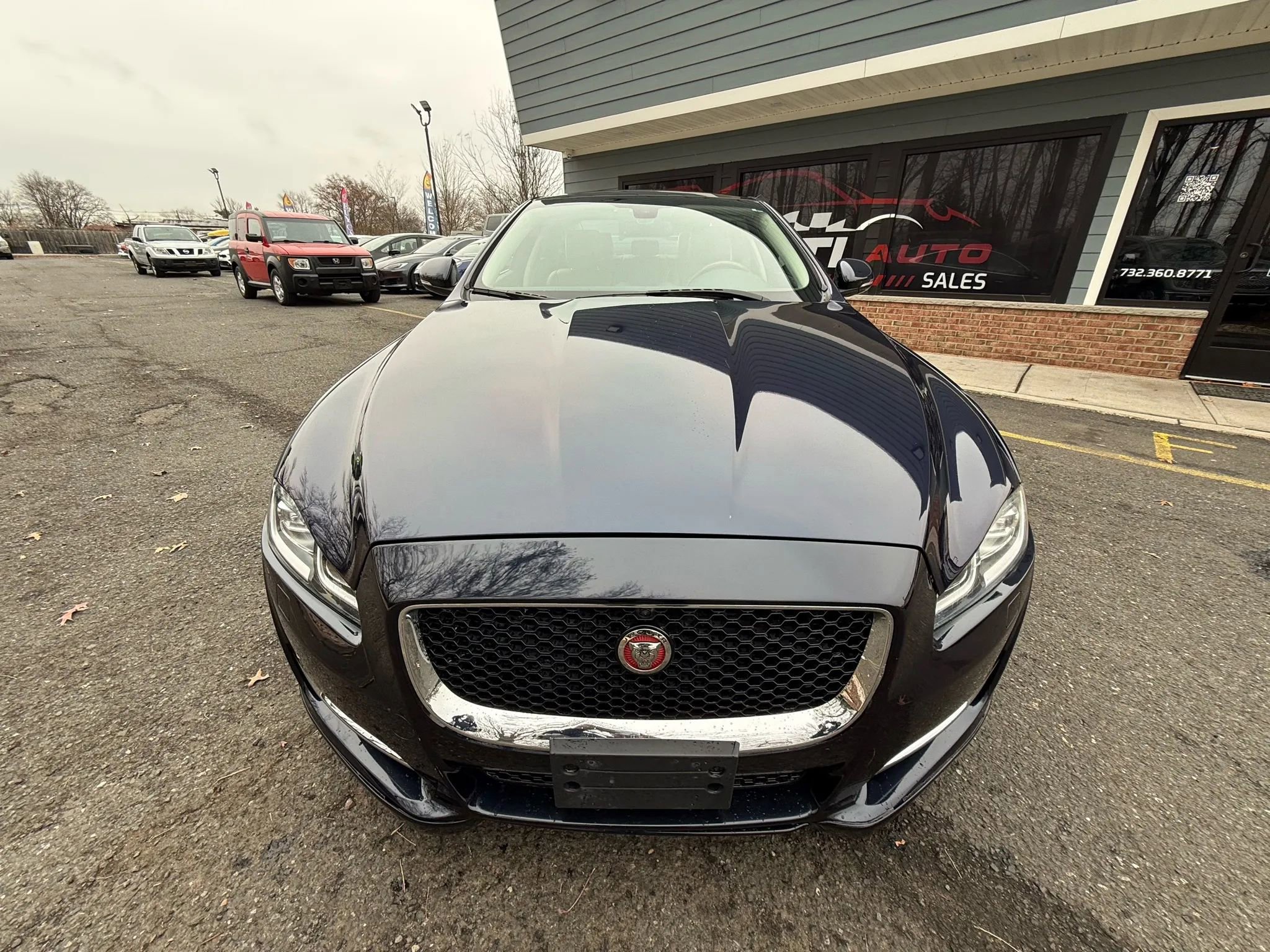 Used 2016 Jaguar XJ R-Sport image 2