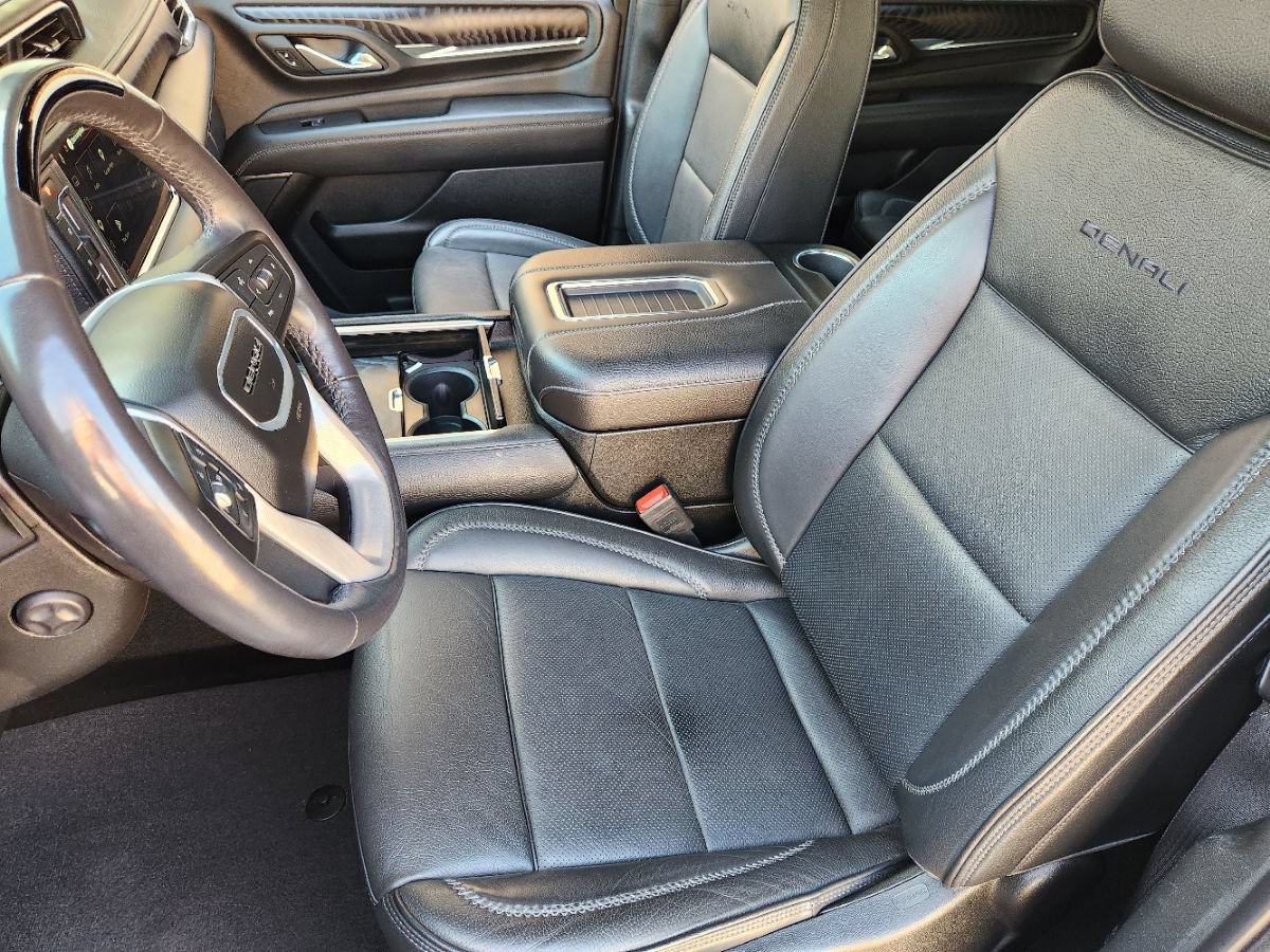 Used 2024 GMC Yukon Denali w/ Advanced Technology Package AWD/4WD image 23