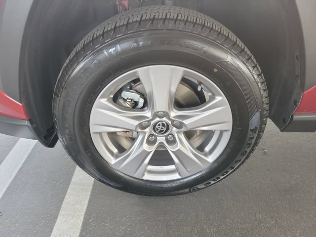 Used 2025 Toyota RAV4 XLE FWD image 32