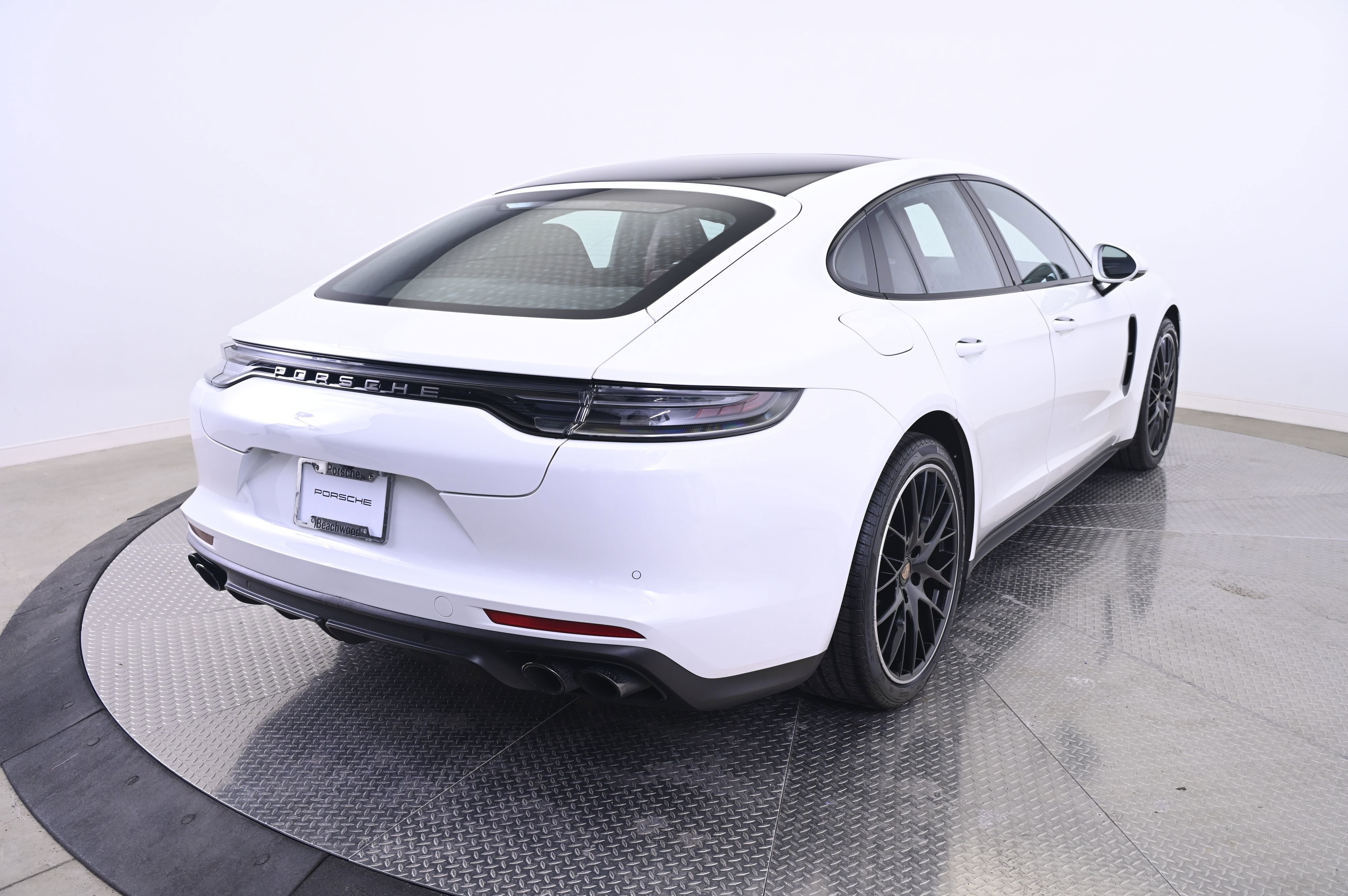 Certified 2023 Porsche Panamera 4 Platinum Edition AWD/4WD image 7