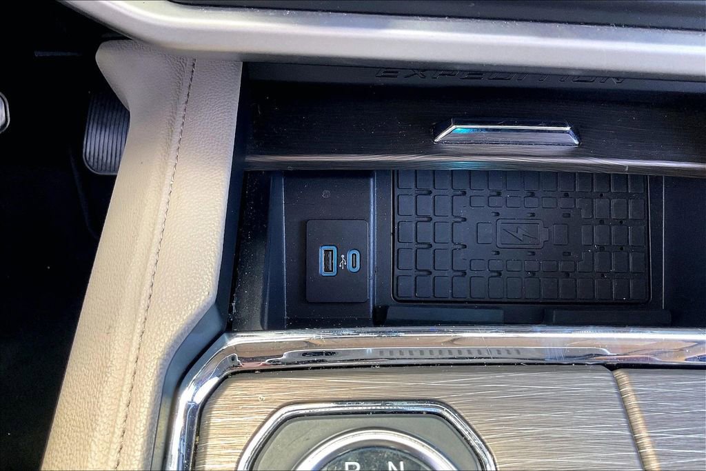 Used 2024 Ford Expedition Limited RWD image 32