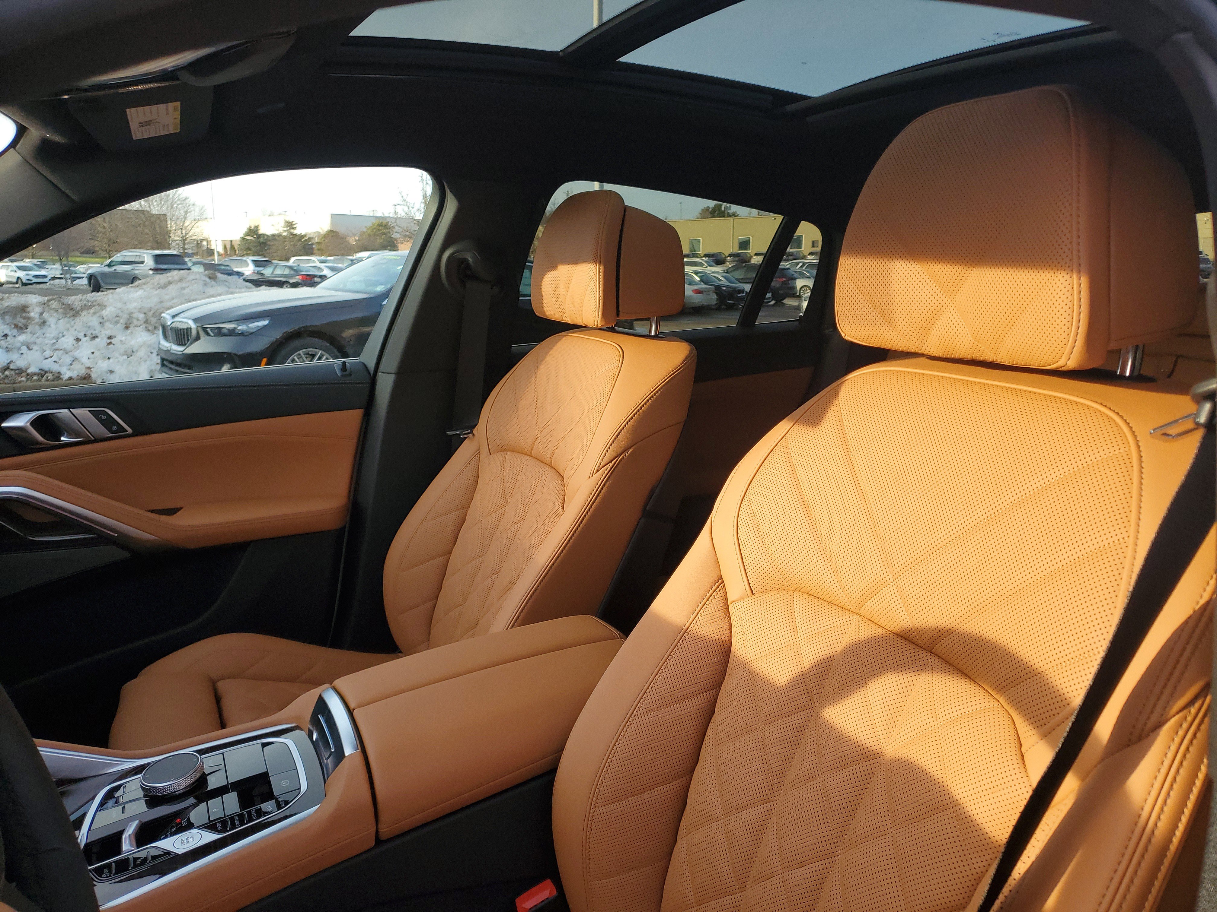 New 2026 BMW X6 xDrive40i w/ Climate Comfort Package image 7