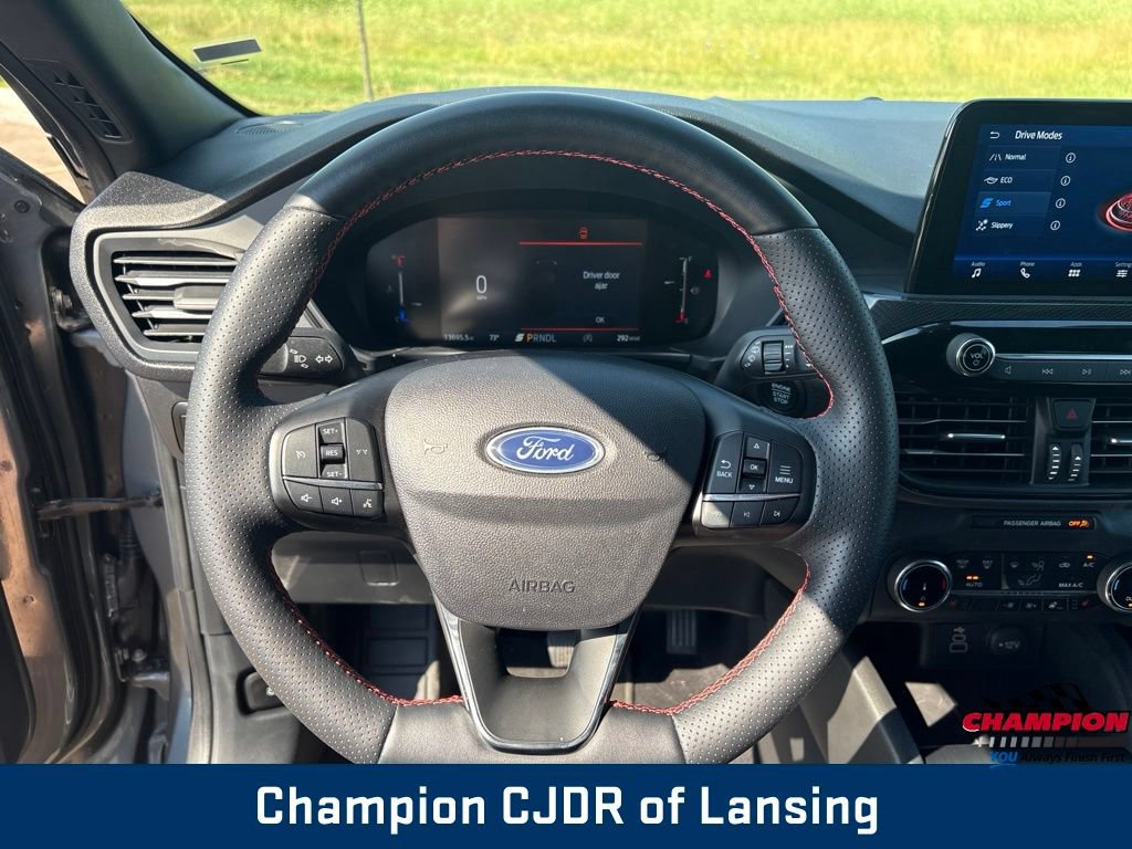 Used 2025 Ford Escape ST-Line Select AWD/4WD image 19