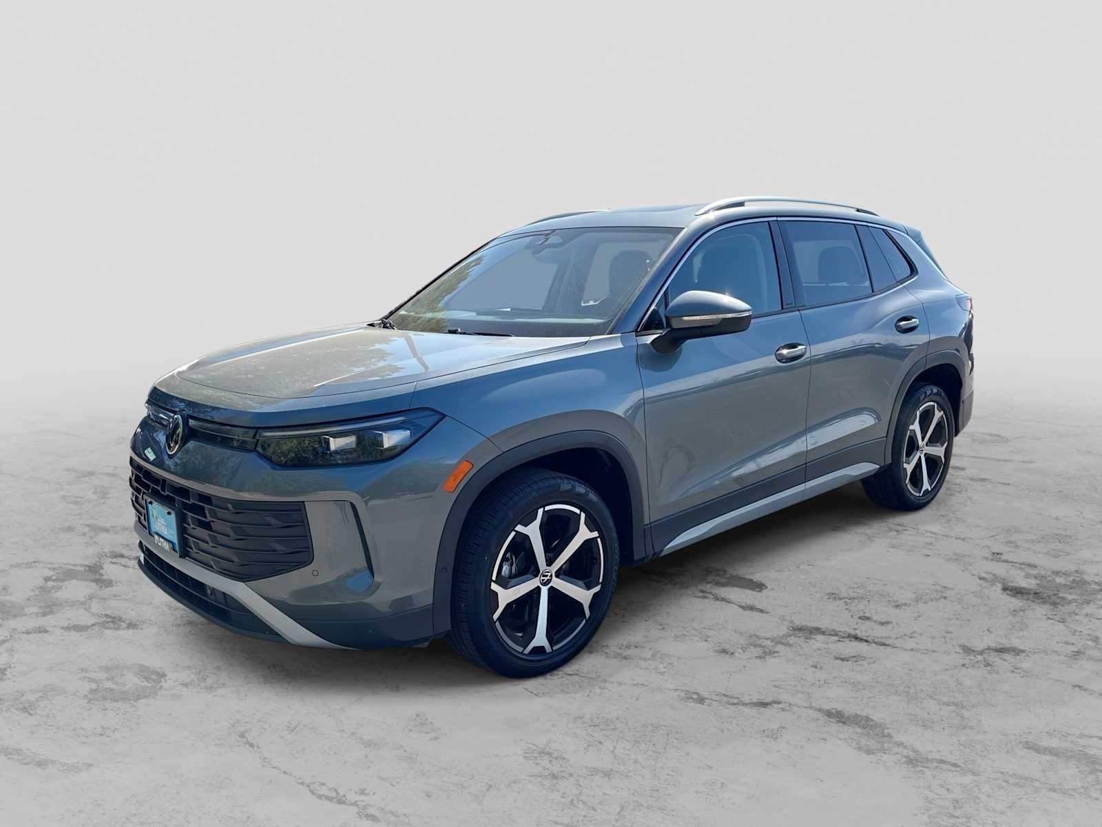 Used 2025 Volkswagen Tiguan SE