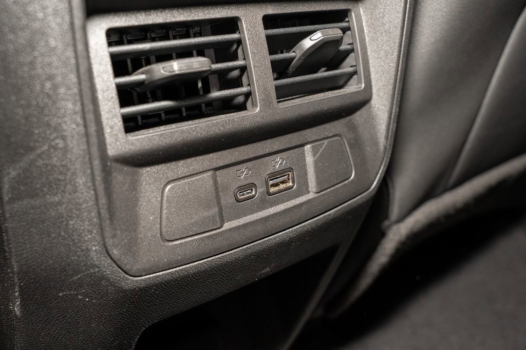 Used 2024 GMC Canyon AT4 w/ AT4 Premium Package image 7