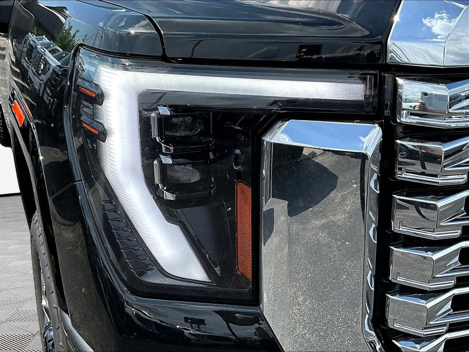 New 2026 GMC Sierra 2500 Denali w/ Denali Reserve Package AWD/4WD image 8