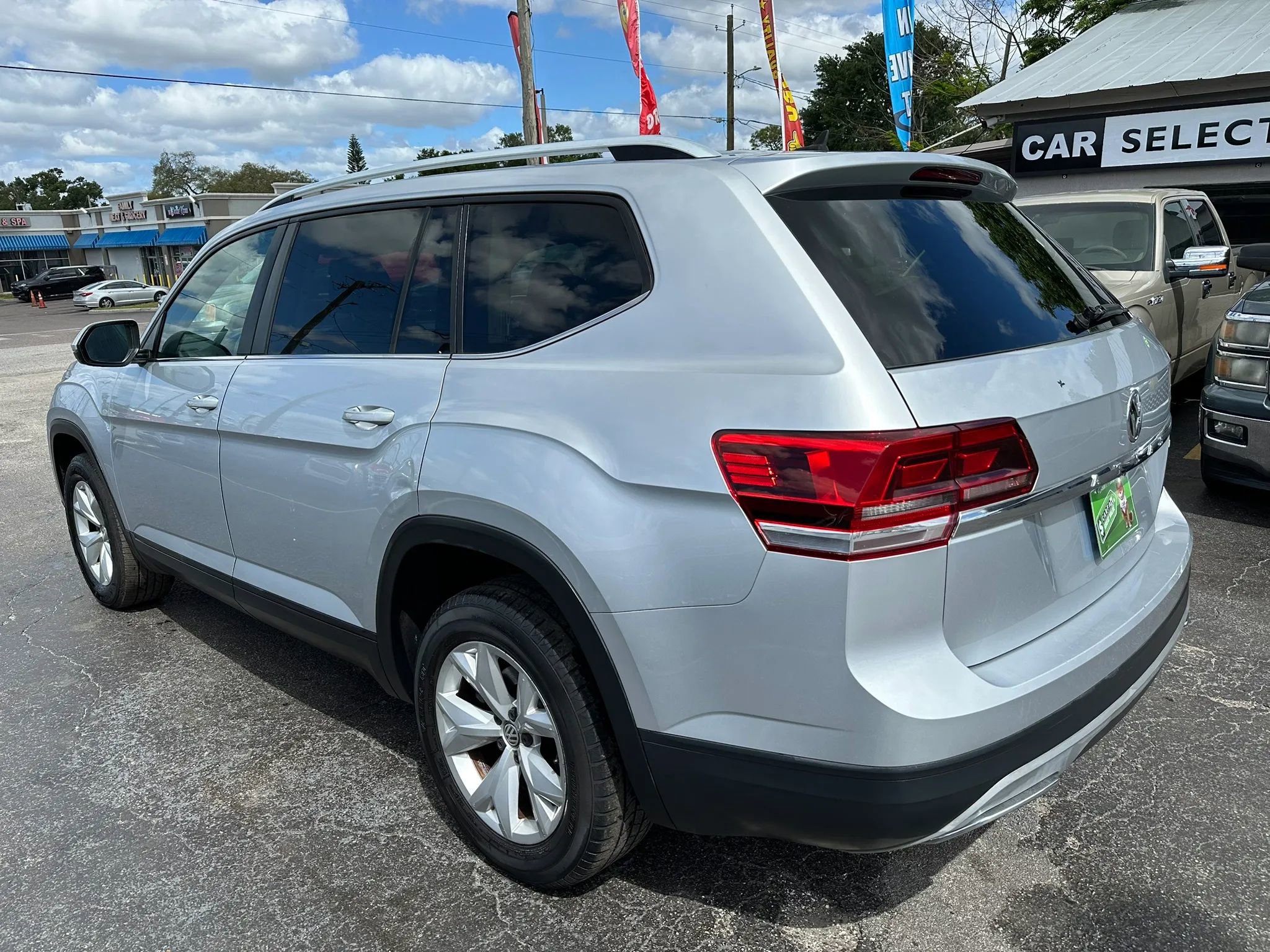 Used 2018 Volkswagen Atlas Launch Edition FWD image 7