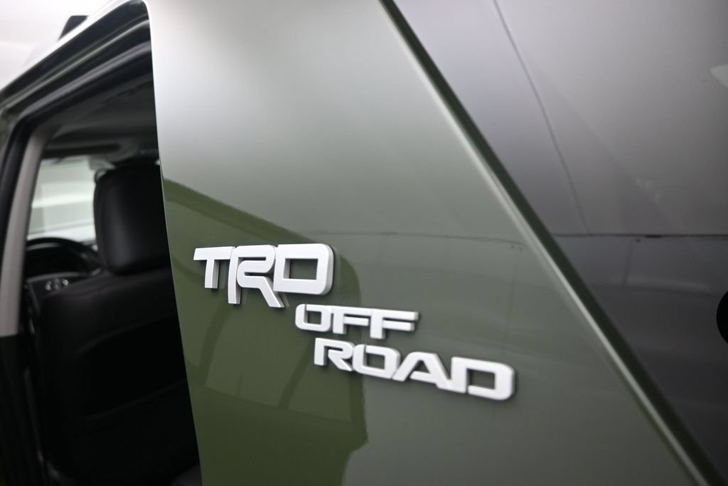 Used 2022 Toyota 4Runner TRD Off-Road Premium AWD/4WD image 44