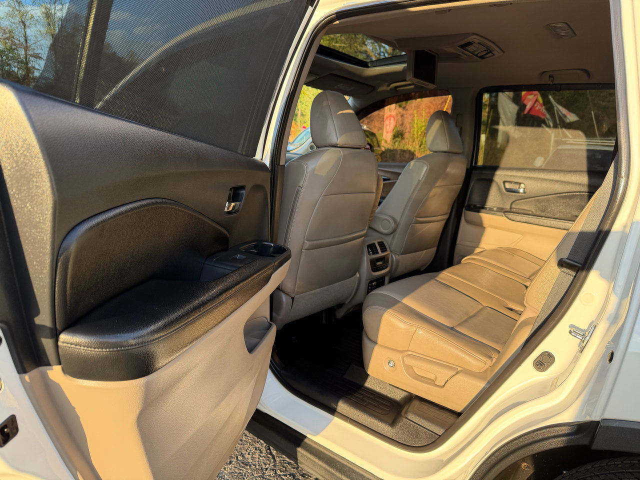 Used 2016 Honda Pilot Touring image 21